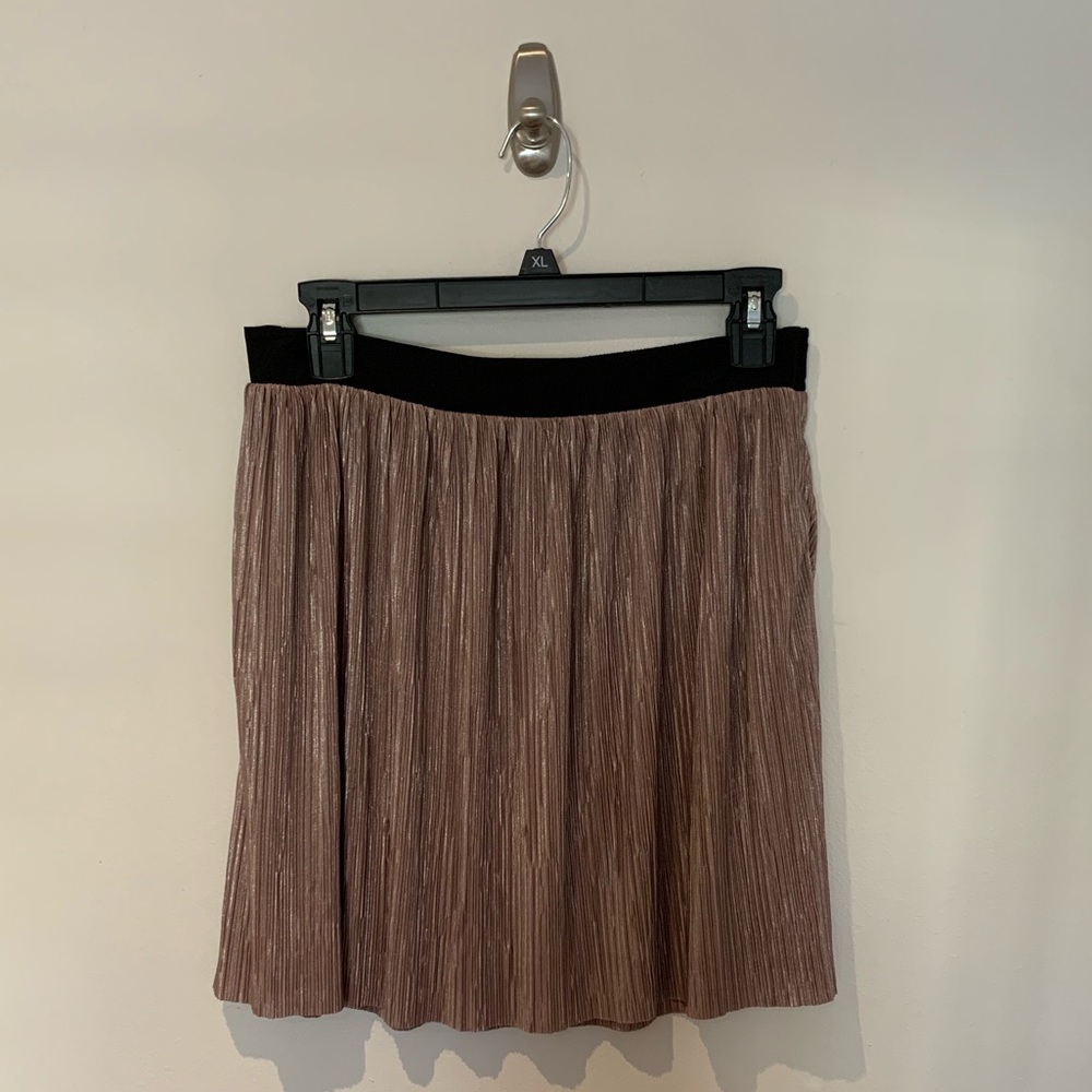BCBG cappuccino shine skirt